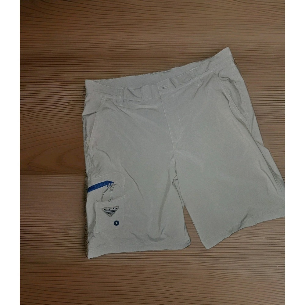 Columbia PFG Shorts Mens 34 Gray Omni-Shield Fishing Cargo Stretch 10 Inseam